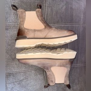 Sorel Hi-Line Chelsea Boots